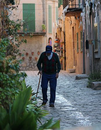 pedestrian-468297_640